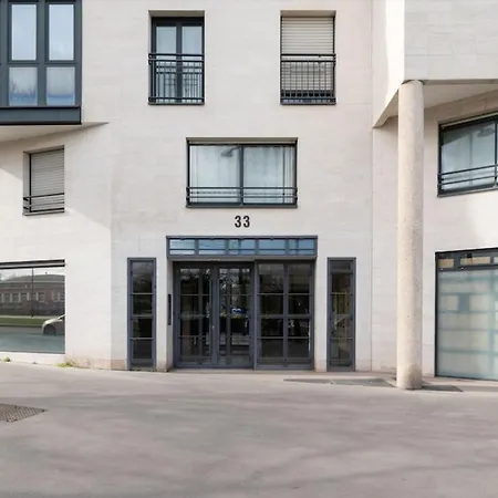 Apartment Vibrant & Stylish 1bd W Patiobercy Paris