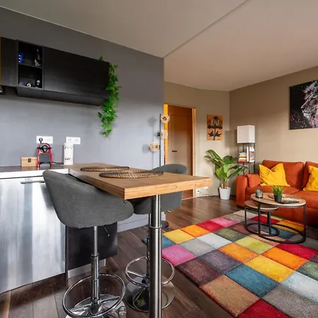 Apartment Vibrant & Stylish 1bd W Patiobercy Paris