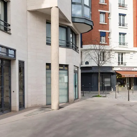 Vibrant & Stylish 1bd W Patiobercy *